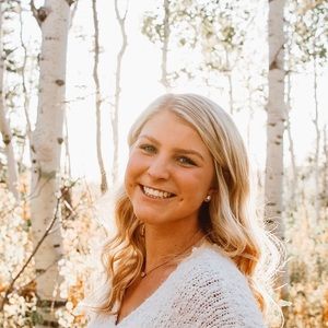 Meet your Posher, Izzy